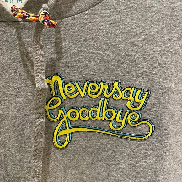 Mira Mikati NWT size 36Sweatshirt with hood and appliqués 3-D, awesome colors.